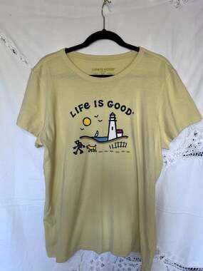 Life is Good Women's XL Crusher Tee Lighthouse Dog Graphic T-Shirt Yellow